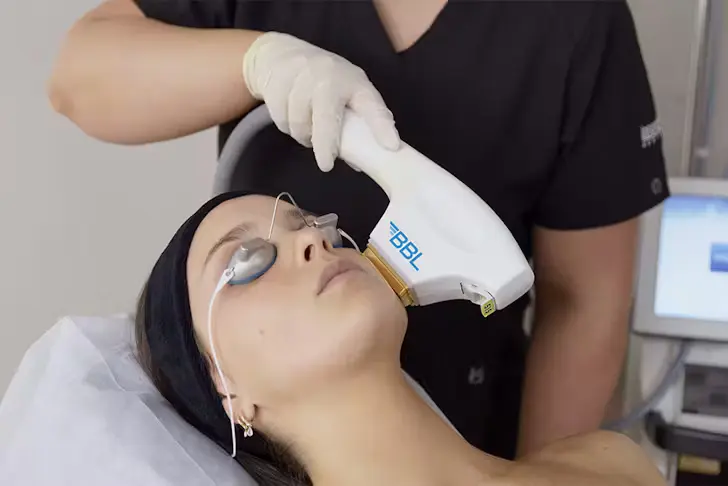 Patient receiving Moxi Laser Skin Rejuvenation Treatment at Eluxir MD in Chesapeake, VA